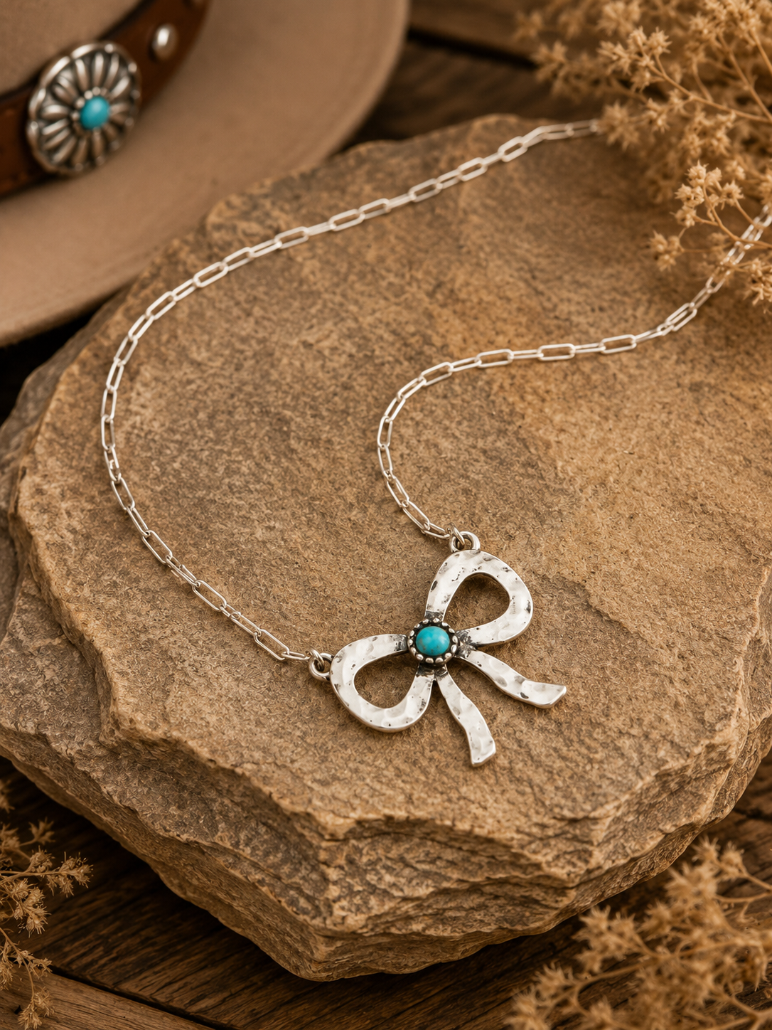 Western Short Tail Bow Pendant Necklace