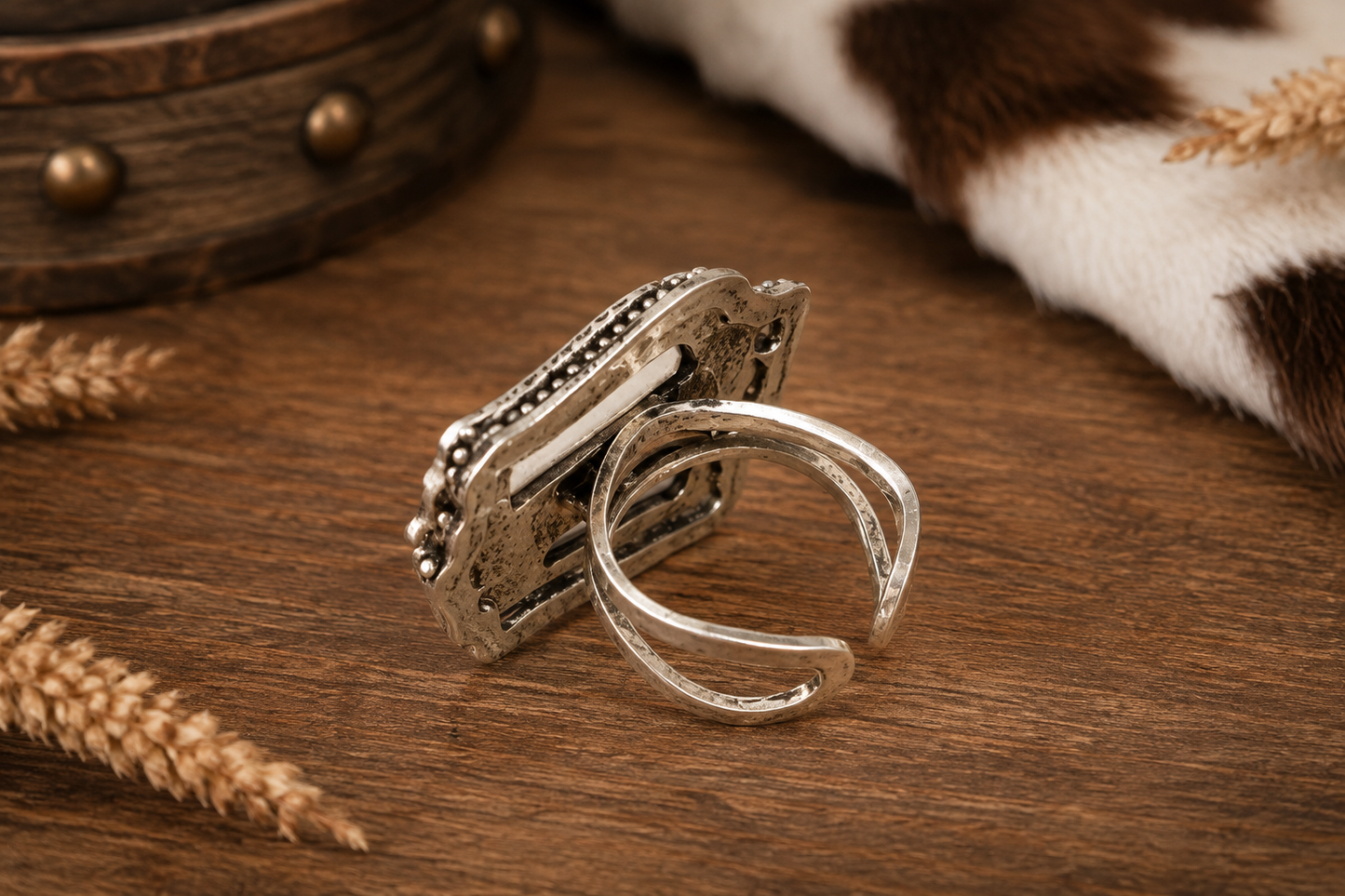 Cools Light Cuff Ring