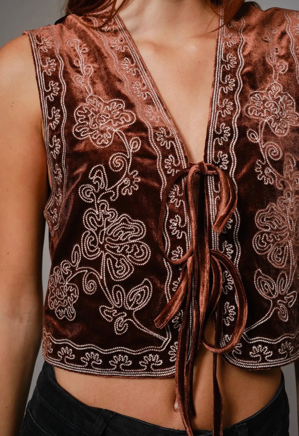 Embroidered Velvet Vest - Brown