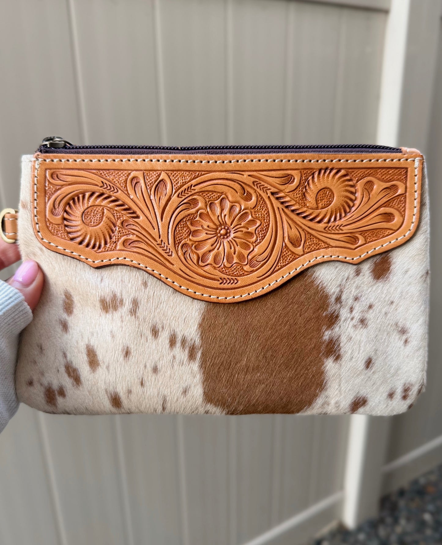 Lexie Cowhide Wristlet Western Purse Bag - Tan + White
