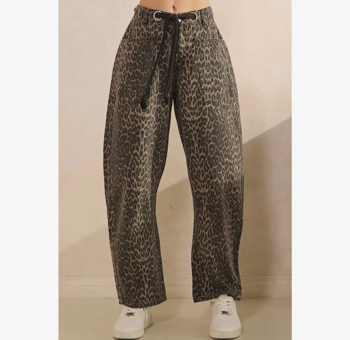 Printed Barrel Jeans with Belt Detail - Leopard