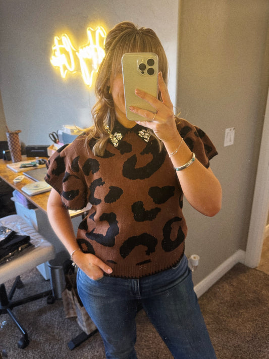 Leopard Printed Sleeveless Sweater